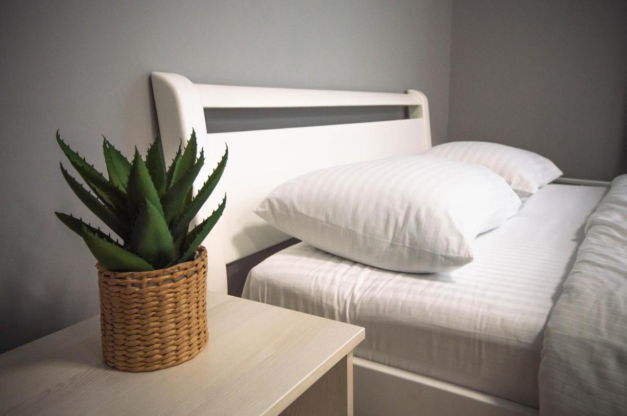 Kyiv Lesi 3 Studio Apartment Luaran gambar