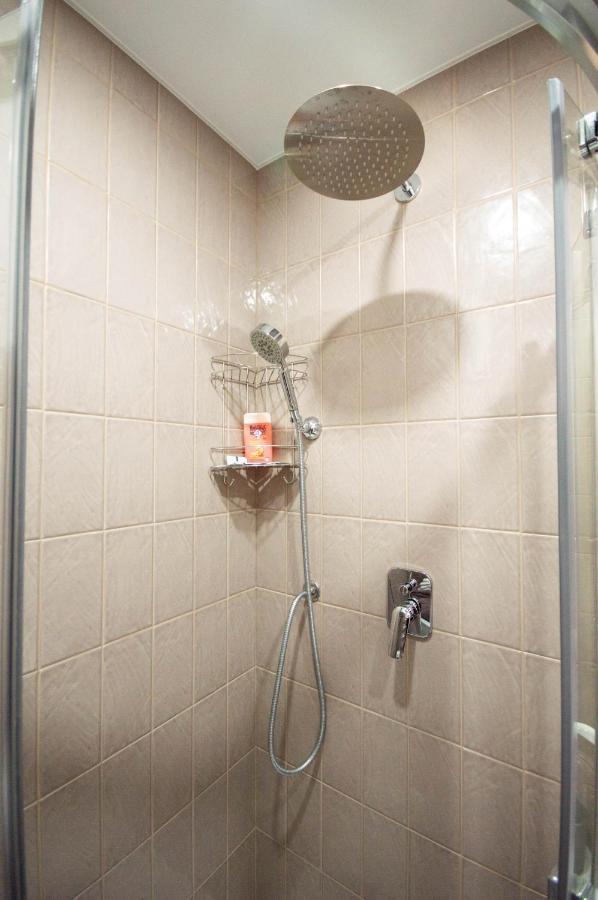 Kyiv Lesi 3 Studio Apartment Luaran gambar